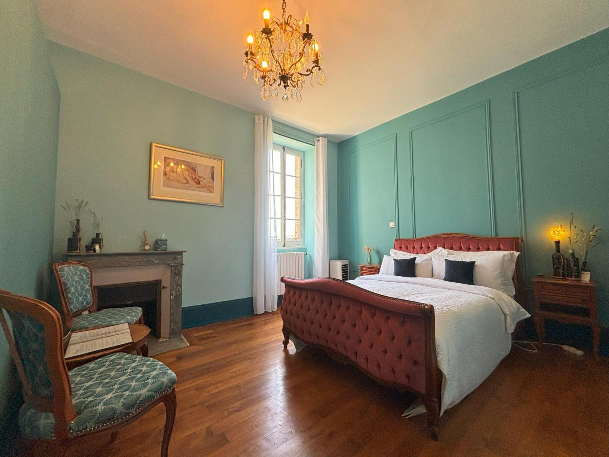 Chateau De Bruges Bed & Breakfast