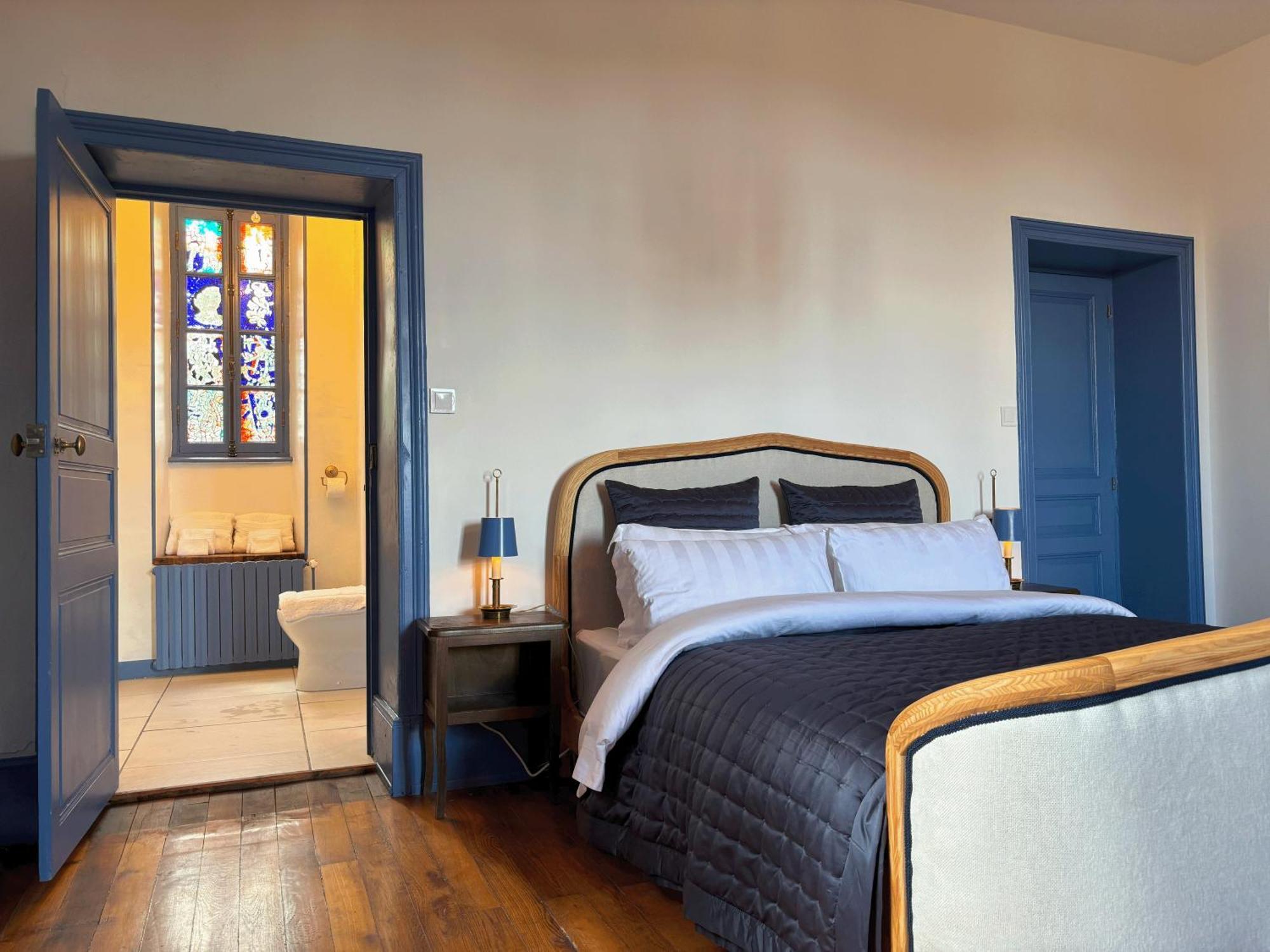 Chateau De Bruges Bed & Breakfast Lapeyrouse